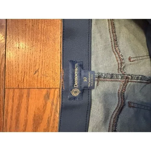 Democracy Flares Jeans - Picture 2 of 3